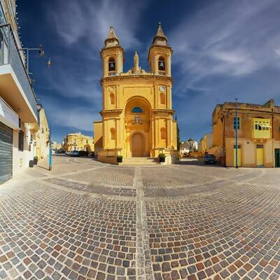 Entdecke die maltesischen Inseln mit deinem ganz persönlichen Reiseführer. Besuche Valletta, eine der kleinsten Hauptstädte Europas, und die alte Hauptstadt von Malta, Mdina. Erkunde die Insel Gozo und bestaune die malerischen Dingli-Klippen auf dieser privaten Mehrtagestour Malta | Maltesische Inseln