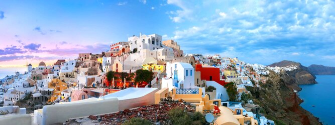Trip Malta Ferienhaus Griechenland - Wer kennt sie nicht, die märchenhaften Bilderbuchfotos von Santorin? Strahlend weiße Häuser mit leuchtend blauen Kuppeln, schmiegen sich an die Hänge der zerklüfteten Steilküste. Für die meisten der Inbegriff von Griechenland, jedoch Griechenland ist mehr – viel mehr! Die beliebtesten Orte für Ferien in Griechenland, locken mit besten Angebote für Hotels und Ferienunterkünfte mit Werbeaktionen, Rabatten, Sonderangebote für Griechenland Urlaub buchen.